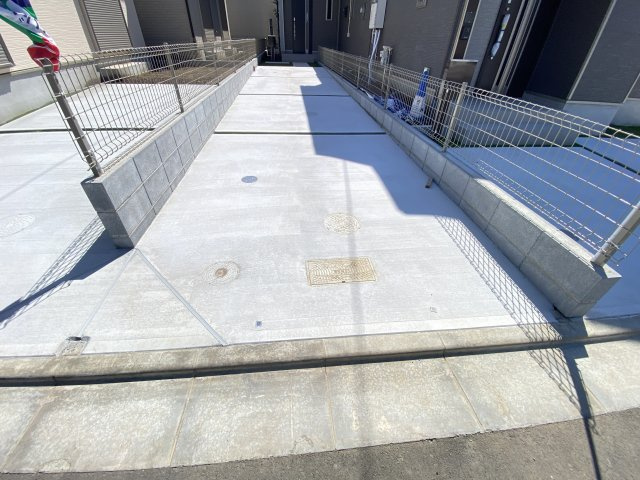 祝：成約済み　八王子市　川口町　新築戸建て　１７期の駐車場|～仲介手数料無料☆八王子ひなた不動産～　八王子市川口町　新築戸建て