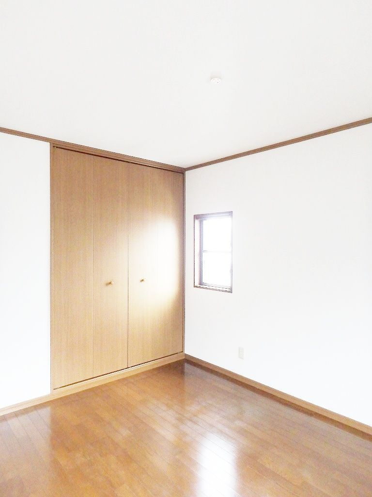 エクセルハイツ南の寝室|風通しも良い寝室です☆