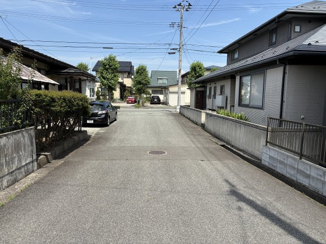 【前面道路含む現地写真】 | 天童市北久野本3丁目【中古住宅】 | 前面道路