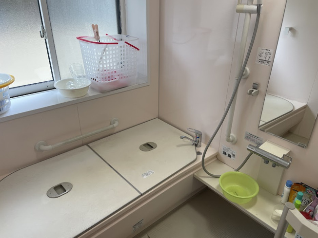 【浴室】 | 天童市北久野本3丁目【中古住宅】 | 広々浴室は、ゆったりとくつろいで疲れを癒す空間です。