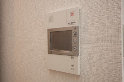 【セキュリティ】 | エスリード大阪デュアルゲート | モニター付きインターホンです