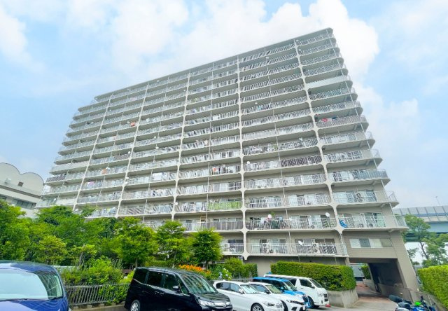 汐浜サンハイツの外観