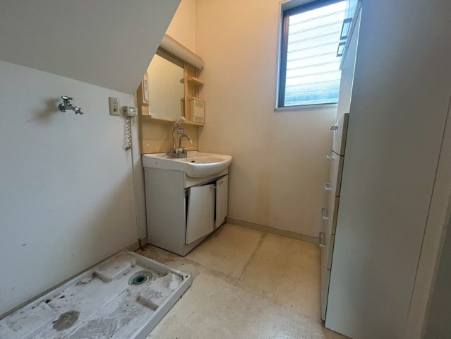 稲敷市沼田　中古戸建の独立洗面台