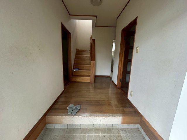 稲敷市沼田　中古戸建の玄関