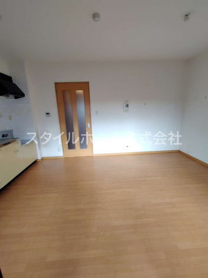 【居間・リビング】 | 桜ヶ丘LUCK　HILL | 別部屋写真です。