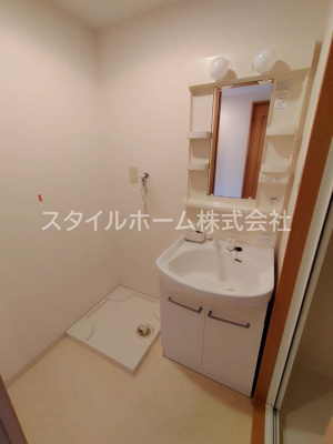 【洗面所】 | 桜ヶ丘LUCK　HILL | 別部屋写真です。