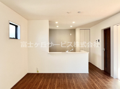 【キッチン】 | 富士宮市万野原新田 2期 新築一戸建て 2号棟 | キッチンでお料理をお楽しみください