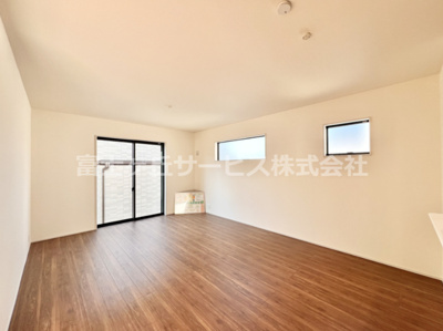 【居間・リビング】 | 富士宮市万野原新田 2期 新築一戸建て 2号棟 | おしゃれなリビングです