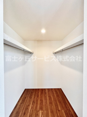 【収納】 | 富士宮市万野原新田 2期 新築一戸建て 2号棟 | ウォークインクローゼットです