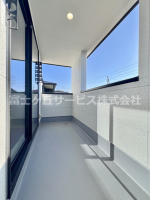 【バルコニー】 | 富士宮市万野原新田 2期 新築一戸建て 2号棟 | 広々としたバルコニーです