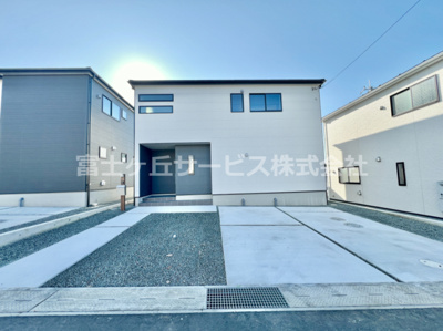 【駐車場】 | 富士宮市万野原新田 2期 新築一戸建て 2号棟 | 駐車場があります