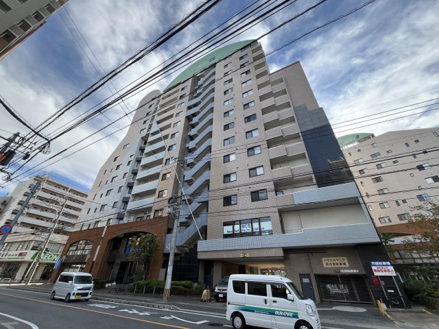 ハウスユマニテ大橋α館の外観