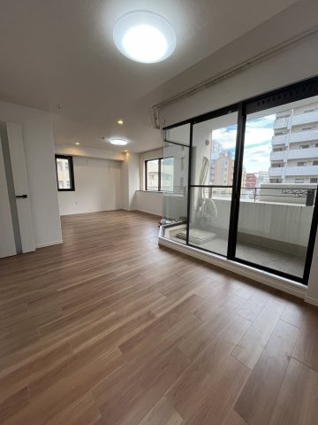 ハウスユマニテ大橋α館の居間・リビング