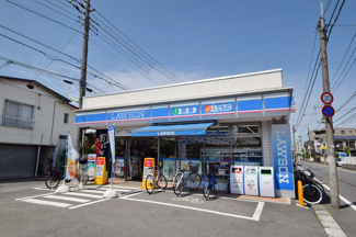 ローソン 徒歩5分。コンビニ 390m