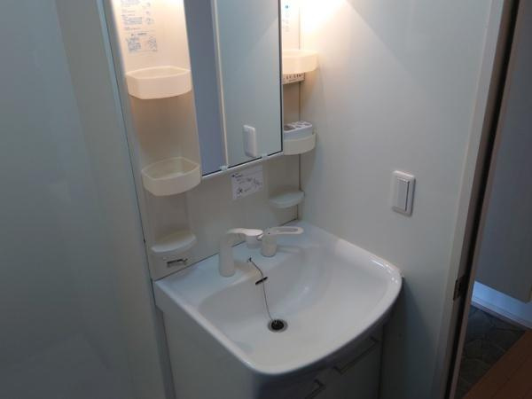 リビングタウン中野美保南　A棟の洗面所