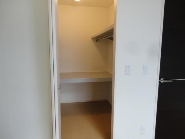 リビングタウン中野美保南　A棟の収納