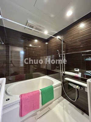 【浴室】 | 葛西パークサイドハイツ | 【バスルーム】暖房換気乾燥機付きシステムバスルーム。暖房・冷風・換気・乾燥など、毎日を快適に過ごせるうれしい機能が揃っています。雨の日の洗濯物も安心です。