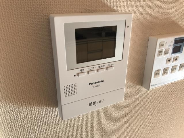 Ａｔ　Ｅａｓｅの内装|カメラ付インターホン