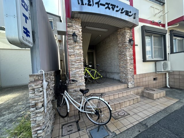 イーズマンションのエントランス