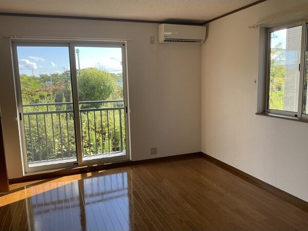 ネオ・アーブル02の居間・リビング