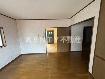 【居間・リビング】 | 江川ハイム | ゆったりとした居間です