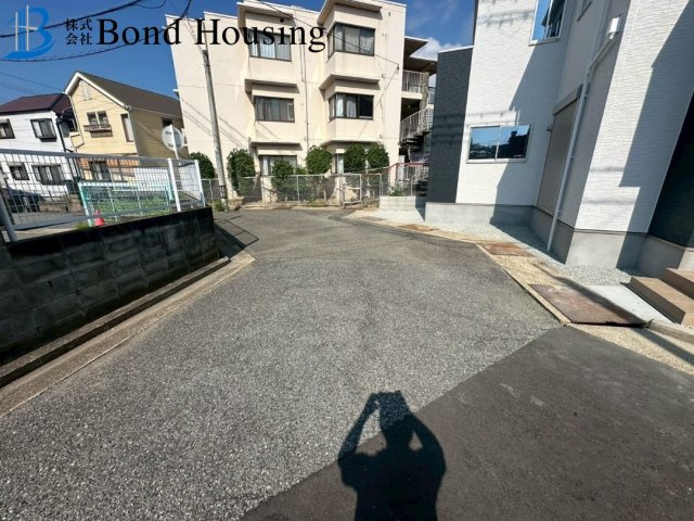 小学校まで徒歩５分・収納豊富・垂水区西脇　限定１棟の駐車場
