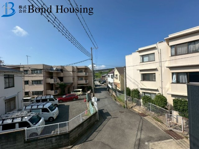 小学校まで徒歩５分・収納豊富・垂水区西脇　限定１棟の前面道路含む現地写真