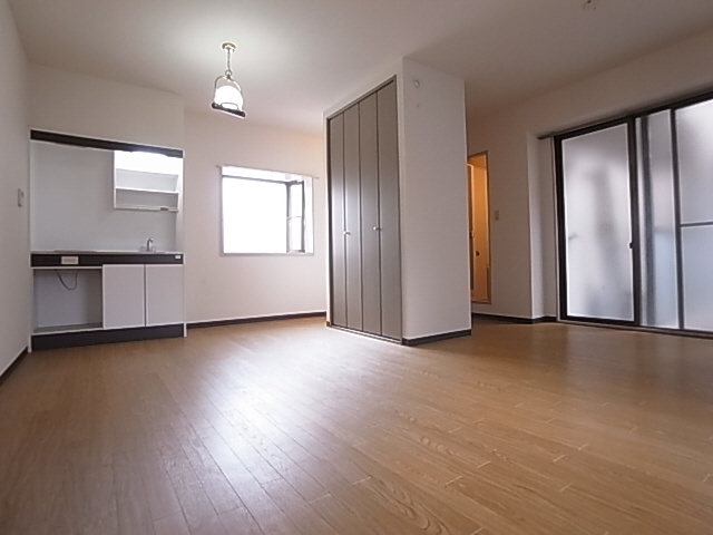 神戸市兵庫区大開通６丁目の賃貸マンションの居間・リビング|リビング室内