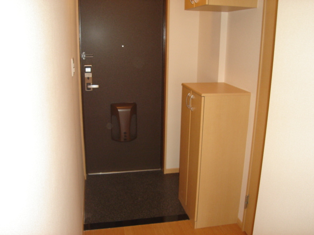 ＥＡＳＴ　１３５．２２の玄関|玄関(人感センサーライト)