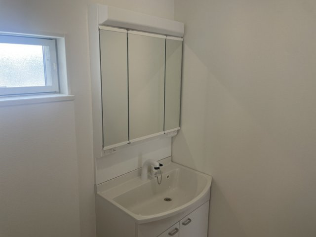 網干区大江島戸建の洗面所