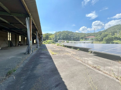 【前面道路含む現地写真】 | 岡山県瀬戸内市邑久町庄田　倉庫付き土地