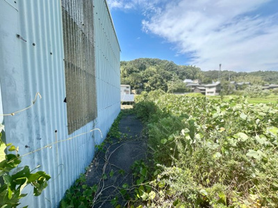 【前面道路含む現地写真】 | 岡山県瀬戸内市邑久町庄田　倉庫付き土地