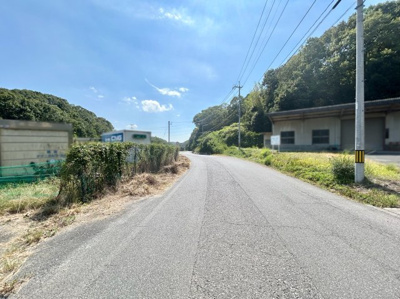 【前面道路含む現地写真】 | 岡山県瀬戸内市邑久町庄田　倉庫付き土地