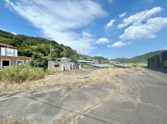 【前面道路含む現地写真】 | 岡山県瀬戸内市邑久町庄田　倉庫付き土地