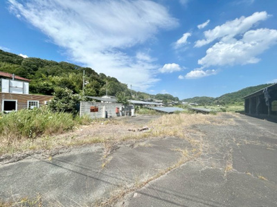 【前面道路含む現地写真】 | 岡山県瀬戸内市邑久町庄田　倉庫付き土地