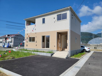 【外観】 | 並列で2台駐車可能