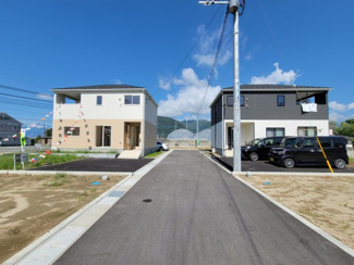 【前面道路含む現地写真】 | 前面道路