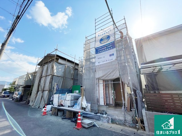 京都市伏見区桃山町大島　第3期　新築一戸建ての前面道路含む現地写真|周辺は落ち着いた街並みの住宅地！子育てがしやすい住環境です！まだ未完成ですが、現地でしかわからない事もございます。是非一度ご覧ください。