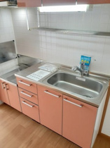 コンパクトなキッチンで掃除もラクラク