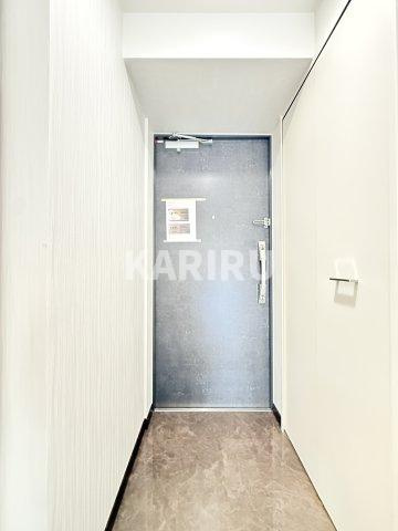 グランドロアール南巽の玄関