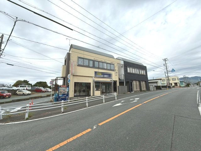 豊川市　⼀宮町貸店舗事務所の外観