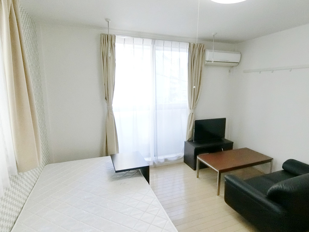 ラ・ペジーブルの内装|内装は落ち着いています