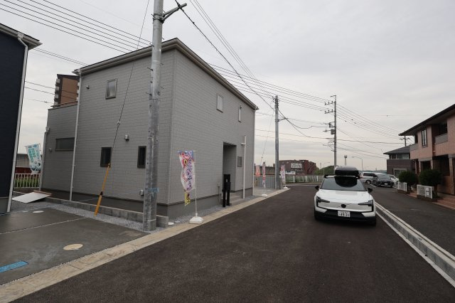 《仲介手数料無料》岩槻区西原台２丁目4(1号棟)新築一戸建てリーブルガーデンの外観|撮影日 2025年10月31日 14:00 雨