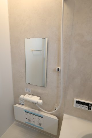 《仲介手数料無料》岩槻区西原台２丁目4(1号棟)新築一戸建てリーブルガーデンの浴室|撮影日 2025年10月31日 14:00 雨