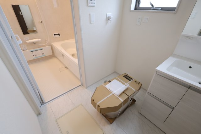 《仲介手数料無料》岩槻区西原台２丁目4(1号棟)新築一戸建てリーブルガーデンのランドリースペース|撮影日 2025年10月31日 14:00 雨