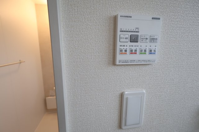 《仲介手数料無料》岩槻区西原台２丁目4(1号棟)新築一戸建てリーブルガーデンの浴室|撮影日 2025年10月31日 14:00 雨