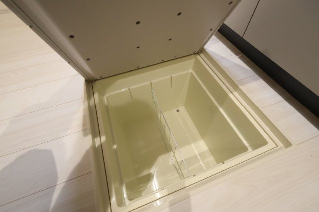 《仲介手数料無料》岩槻区西原台２丁目4(1号棟)新築一戸建てリーブルガーデンのキッチン|撮影日 2025年10月31日 14:00 雨