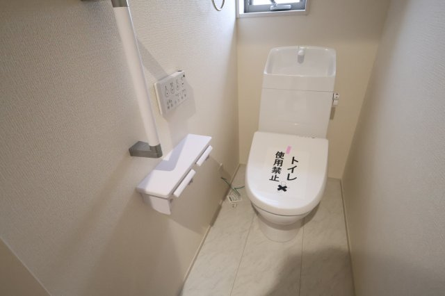 《仲介手数料無料》岩槻区西原台２丁目4(1号棟)新築一戸建てリーブルガーデンのバルコニー|撮影日 2025年10月31日 14:00 雨