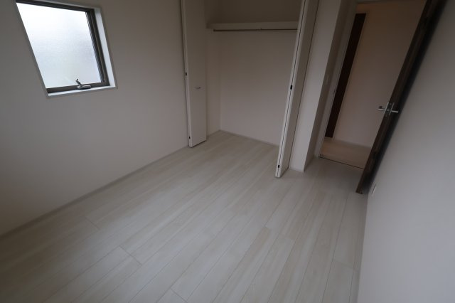 《仲介手数料無料》岩槻区西原台２丁目4(1号棟)新築一戸建てリーブルガーデンの洋室|撮影日 2025年10月31日 14:00 雨