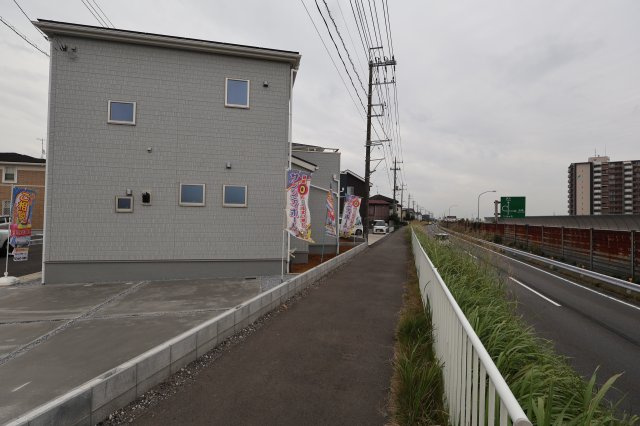 《仲介手数料無料》岩槻区西原台２丁目4(1号棟)新築一戸建てリーブルガーデンの外観|撮影日 2025年10月31日 14:00 雨